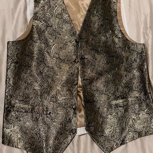 Elegant Paisley Vest in Black and Gold